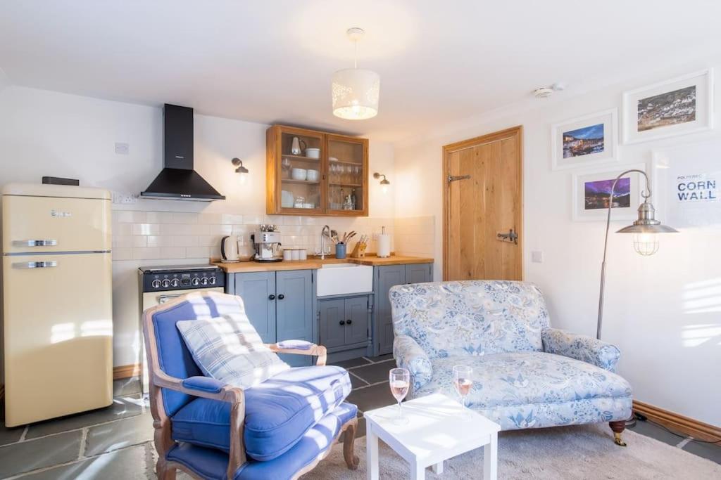 Bijou Coastal Apartment In Polperro With Hot Tub Onsite Parking Downhill Walk To Village Exterior photo