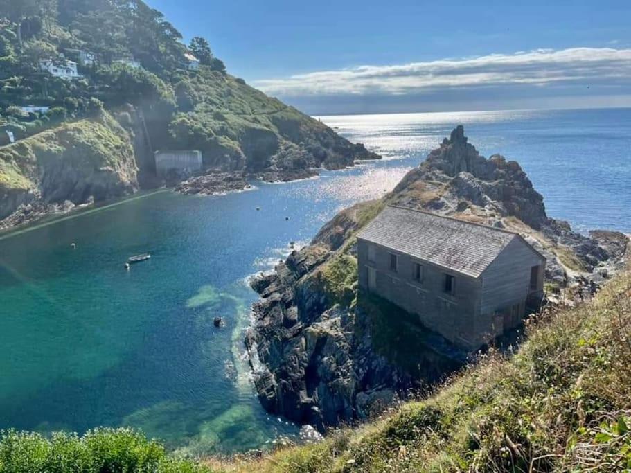 Bijou Coastal Apartment In Polperro With Hot Tub Onsite Parking Downhill Walk To Village Exterior photo
