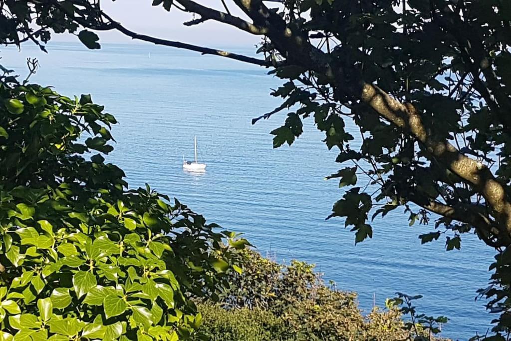 Bijou Coastal Apartment In Polperro With Hot Tub Onsite Parking Downhill Walk To Village Exterior photo