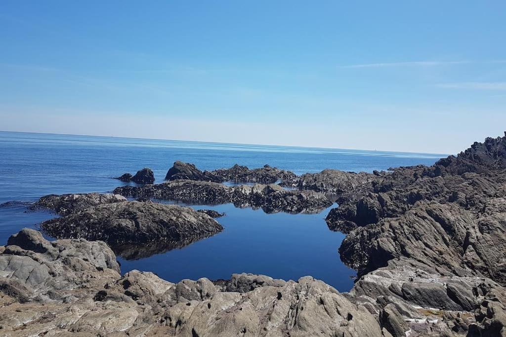 Bijou Coastal Apartment In Polperro With Hot Tub Onsite Parking Downhill Walk To Village Exterior photo