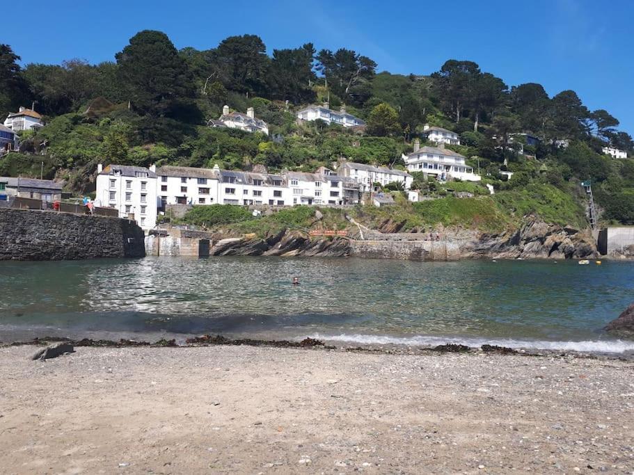Bijou Coastal Apartment In Polperro With Hot Tub Onsite Parking Downhill Walk To Village Exterior photo