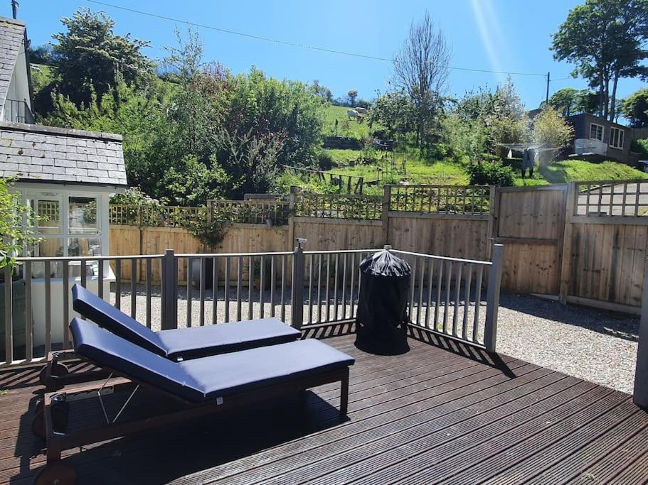 Bijou Coastal Apartment In Polperro With Hot Tub Onsite Parking Downhill Walk To Village Exterior photo